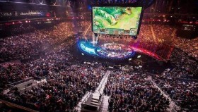 瑞士轮第三日TOP5操作集锦：FNC上单极限闪现、G2中单诡术妖姬反杀、GEN上单凯南天雷锁定胜局